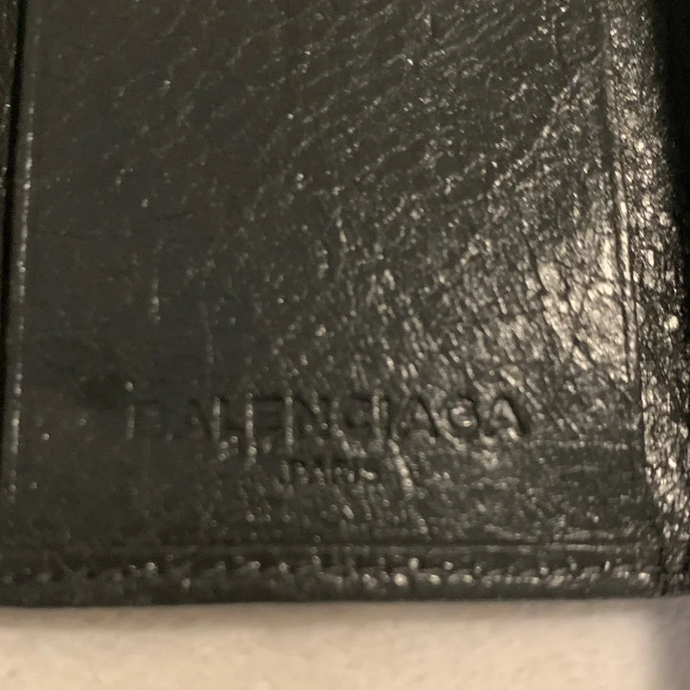 Balenciaga distressed leather key holder, amazing hardware! 100% AUTHENTIC - Picture 10 of 13